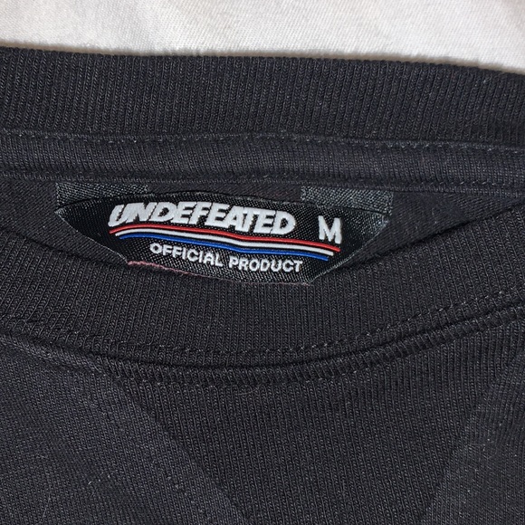 Limited edition black/white/grey undefeated crew neck. - Picture 4 of 4